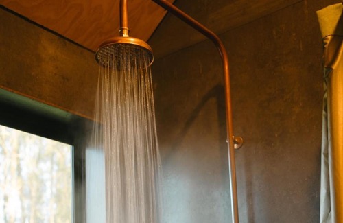Tarra Valley Casa | Off-Grid Cabin with Valley Views and Hot Tub - Velma