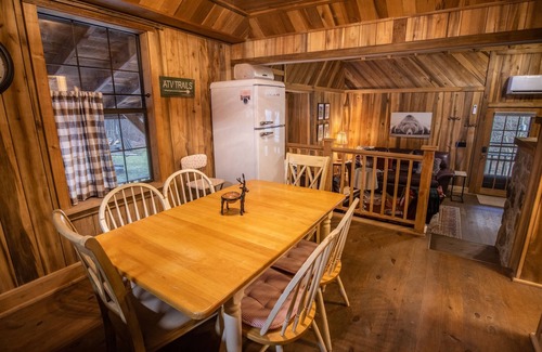 Ansted Cabina | OFF GRID GETAWAY! BRING ATV..Mountain cabin close to New River Gorge.