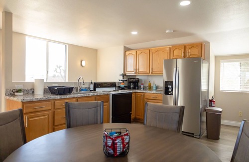 Lucerne Valley Casa | Off-roaders rejuvinate at the Cozy Corral!
