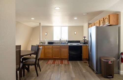 Lucerne Valley Casa | Off-roaders rejuvinate at the Cozy Corral!