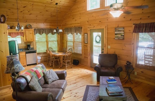Epworth Cabina | Off The Beaten Path Cabin