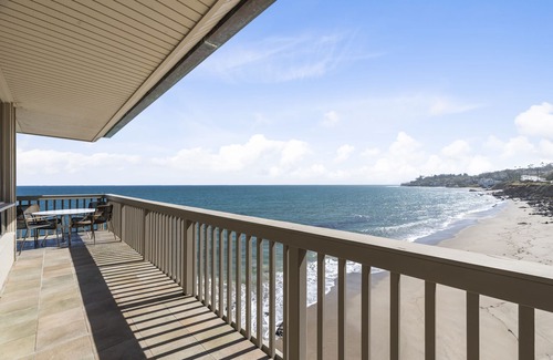 Central Malibu Condominio | Condominio frente al mar en Malibú con acceso privado a la playa y espectaculares vistas al mar