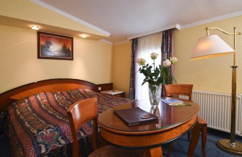 Eger Casa | Offi Haz Hotel