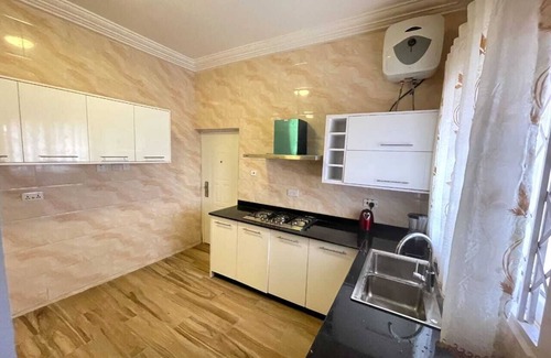 Santeo Casa | Ofoley 4 bedroom furnished family apartment