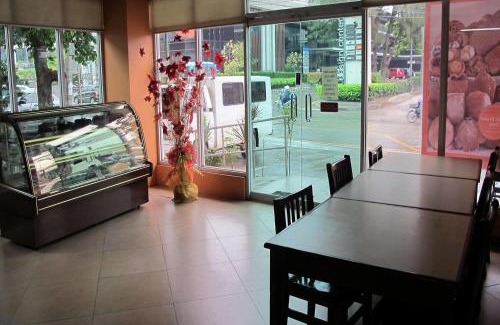 Mandaue Hotel | Oftana Suites Cebu near Oakridge