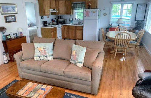 Ogunquit Cabaña | Ogunquit Cottage -Caminando a la playa y la ciudad- 2Bed / 2Bath casa tranquila