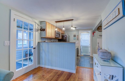 Ogunquit Cabaña | Ogunquit Footbridge Beach, sleeps 6, outdoor shower & fireplace, smoke free home