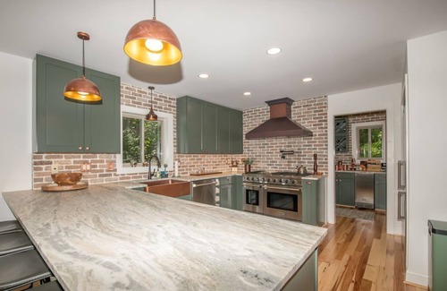 Wintergreen Casa | Oh Deer NEW LUXURY-renovated, hot tub/sauna, views