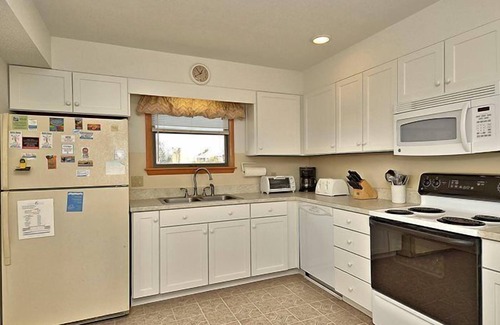 Ocean Hill Casa | A sólo 300 pies a la playa, 4 RBs, Mar y Faro de Vistas, perros