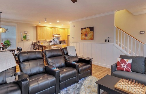 Lincoln City Casa | Ohana Beach Park- Pet Friendly Fenced Yard Hot Tub