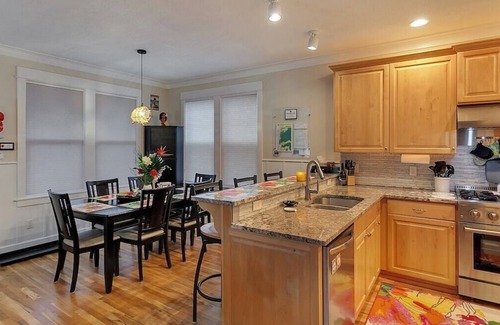Lincoln City Casa | Ohana Beach Park- Pet Friendly Fenced Yard Hot Tub