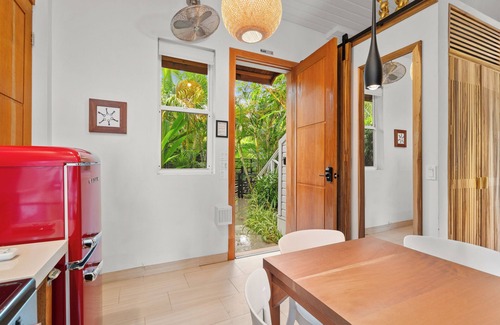 Placencia Apartamento | OHANA - DOWNDEH Cosy new apartment ON the beach IN Placencia village