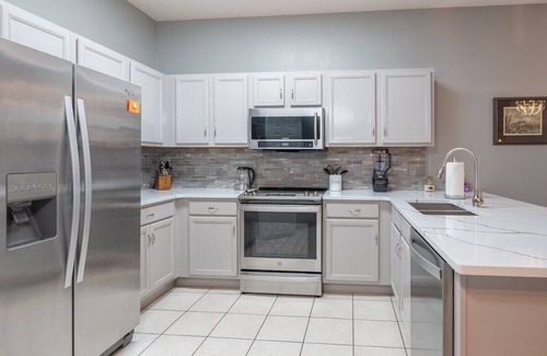 Florida Pines Casa | Ohana Villa Florida - Spacious 5-bedroom house w/ Pool, PS5 & Close to Parks!