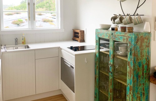 Wellington Cabaña | Ohariu Farm Cottage -Wellington Couples or Singles