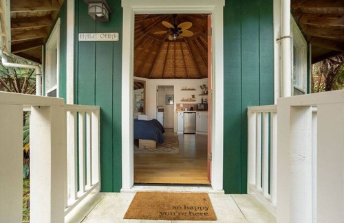 Volcano Cabaña | Ohia Cottage - Volcano Village Retreat