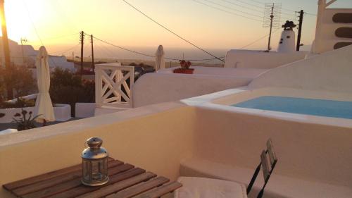 Finikia Casa | Oia, Finikia Cave House