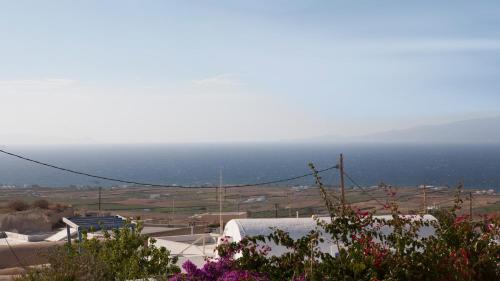 Finikia Casa | Oia, Finikia Cave House