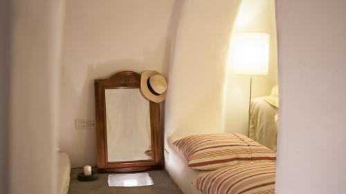 Finikia Casa | Oia, Finikia Cave House