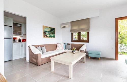 Stafylos Casa | Oikia Guesthouse