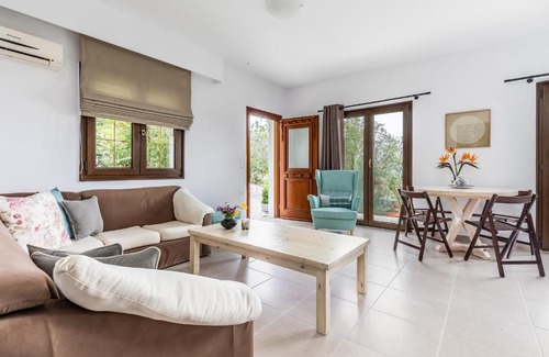 Stafylos Casa | Oikia Guesthouse