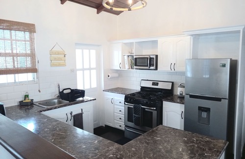 Scarborough Cabaña | Oistins Cottage - ¡Solo momentos de la playa!