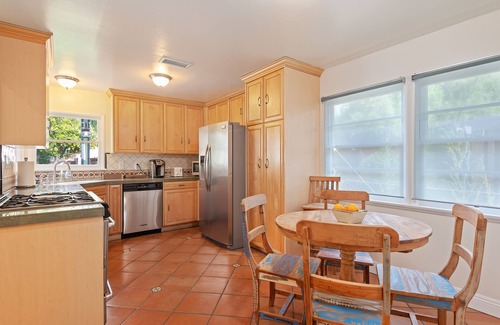 Ojai Casa | Ojai East End Countryside Retreat with Outside Jacuzzi and EV TESLA Charger