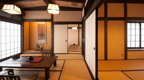 Shiozawa Onsen Hotel | Okada Ryokan Warakutei