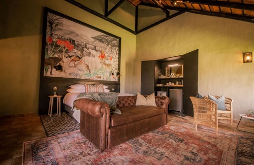 Windhoek Cabina | Okapuka Safari Lodge