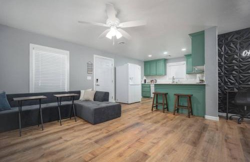 Central Oklahoma City Casa | OKC Casita - Newly Remodeled, Modern 2 BR home - Family and pet friendly Plus Hot tub