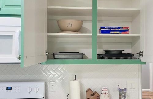 Central Oklahoma City Casa | OKC Casita - Newly Remodeled, Modern 2 BR home - Family and pet friendly Plus Hot tub