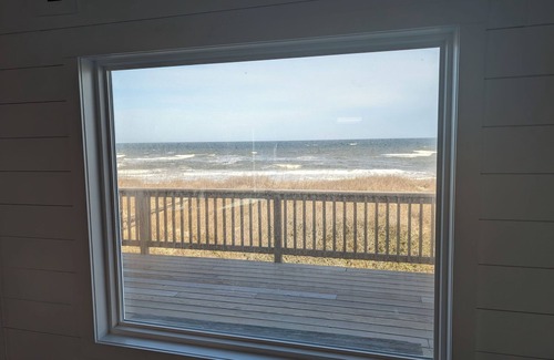 Duck Cabaña | Old Bay Hideaway Oceanfront Cottage