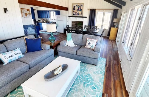 Duck Cabaña | Old Bay Hideaway Oceanfront Cottage