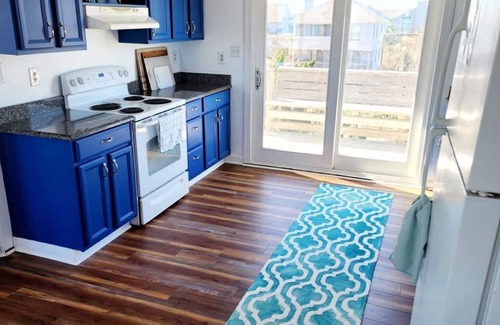 Duck Cabaña | Old Bay Hideaway Oceanfront Cottage