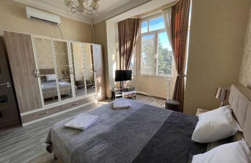 Baku Old Town Apartamento | Old city sea view apartment by Bakuapart
