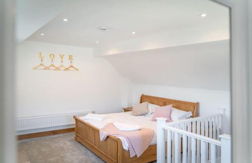 Chackmore Apartamento | Old Dairy Cottage - Cosy and Luxurious!