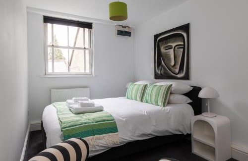 Bath Apartamento | Old Farmhouse - Brand New Apartment - Free Parking - Central Bath