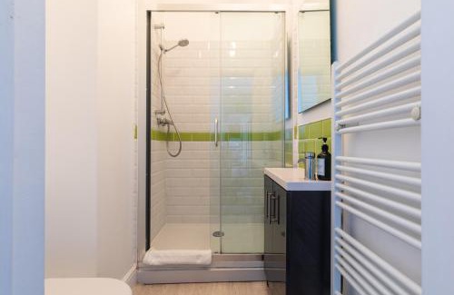 Bath Apartamento | Old Farmhouse - Brand New Apartment - Free Parking - Central Bath