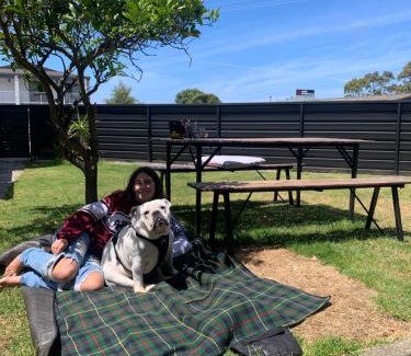 Lakes Entrance Casa | Old fisherman's house on barkes - pet and family friendly