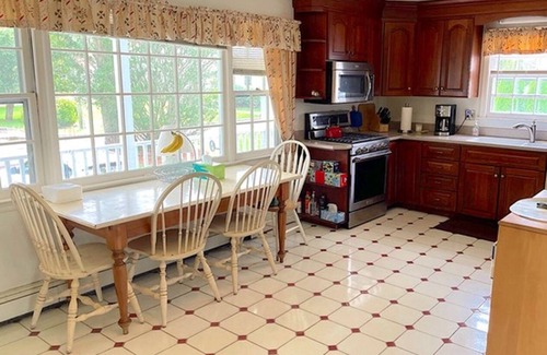 Old Greenwich Casa | Old Greenwich Gem