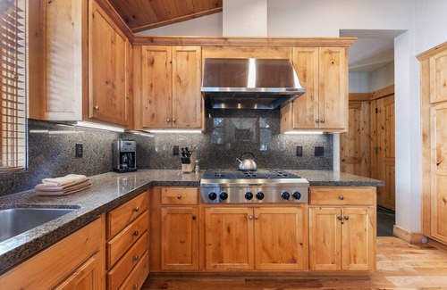 Truckee Casa | Old Greenwood Cabin 32