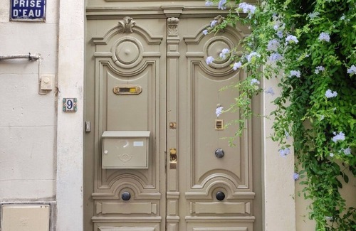 Gambetta Casa | Antigua casa con jardín en el corazón de la ciudad.