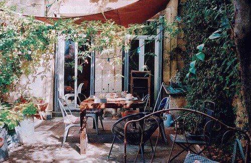 Gambetta Casa | Antigua casa con jardín en el corazón de la ciudad.