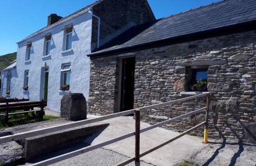 Coumeenoole Casa | Old Irish farmhouse