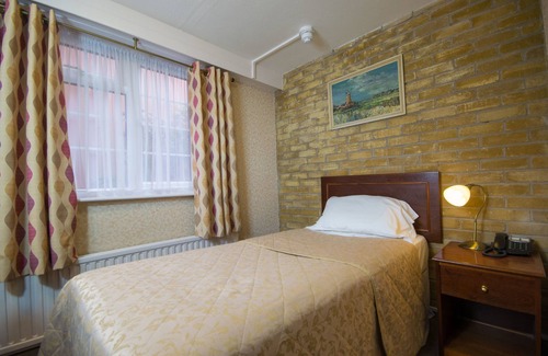 Pembroke Hotel | Old Kings Arms Hotel
