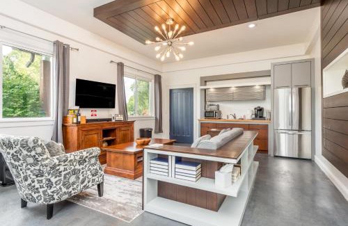 Swannanoa Casa | Old Lytle Cove Rd - Upper & Lower