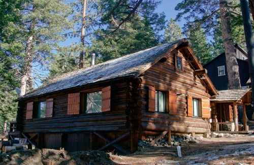 Sunny Slopes Cabina | Old Mammoth Revived Historic Escape | Ski | Trails