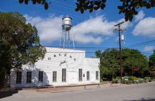 Gruene Apartamento | Old Mills Resort OM A4