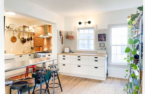 Decorah Casa | Old Reliable Historic Brick House