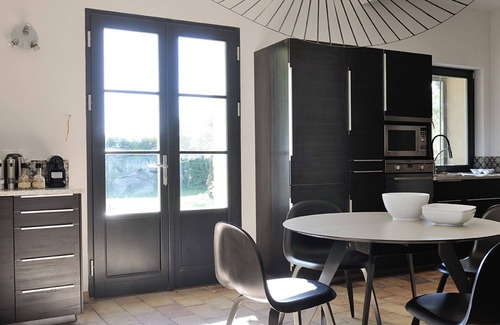 Violes Casa | Antigua Bastide renovada en el corazón de los viñedos en la finca vinícola Odylée