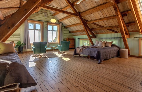 Vestvagøy Casa | Casa de la vieja escuela con fantásticas vistas al mar cerca de Haukland